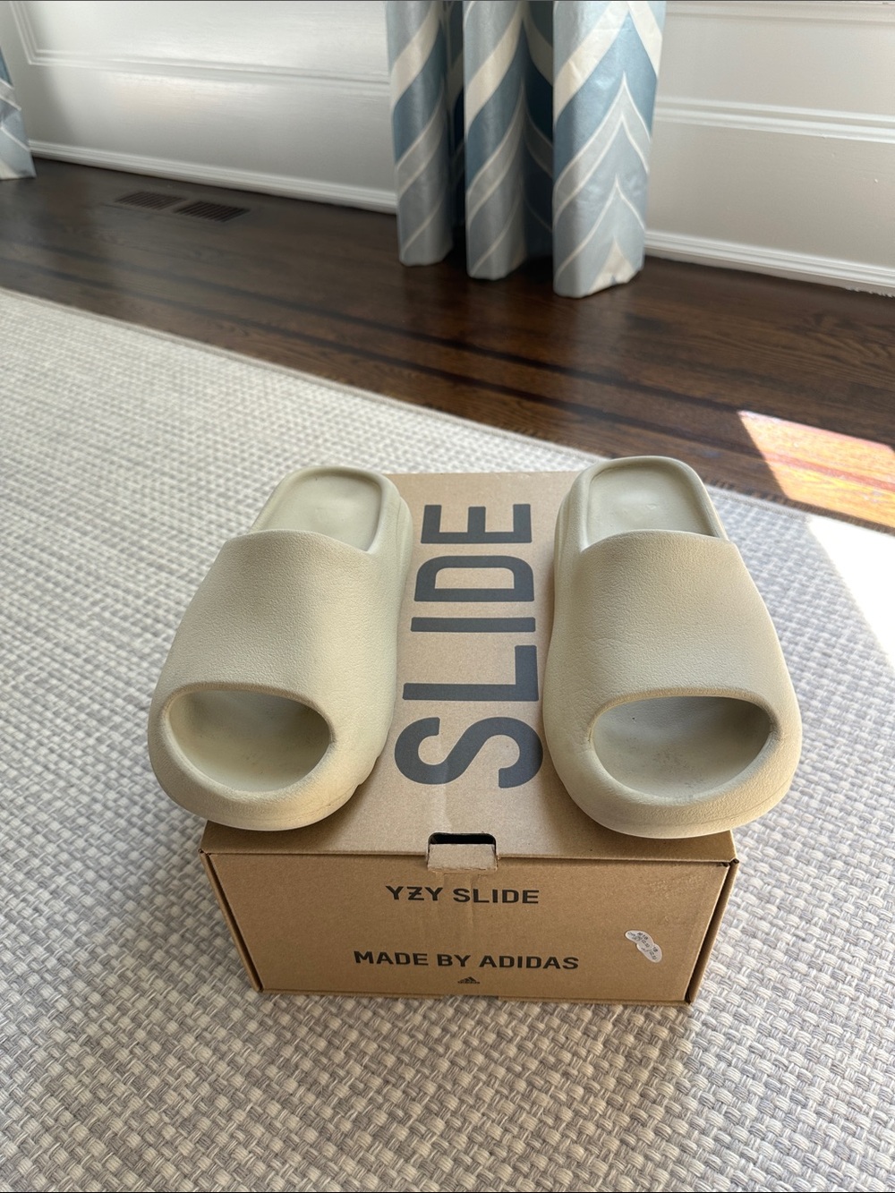 adidas YZY Slide in Light Beige